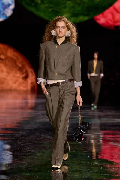 Look 1